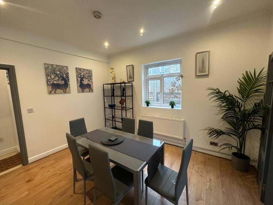 5 Bedroom House Se6 London Eksteriør billede